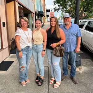 Meet your Posher, Crystal